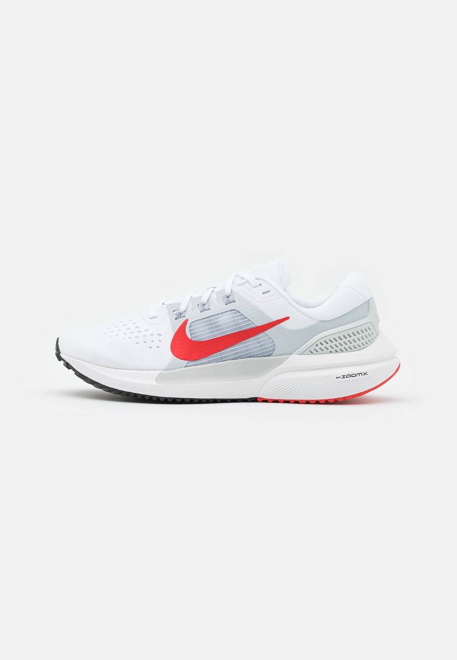 Фото № 1 с приближением к товару «‎Nike Air Zoom Vomero 15»