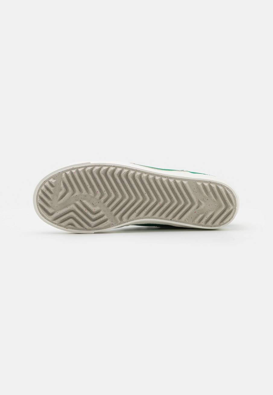 Фото № 3 с приближением к товару «‎Nike Blazer ’77 Jumbo »