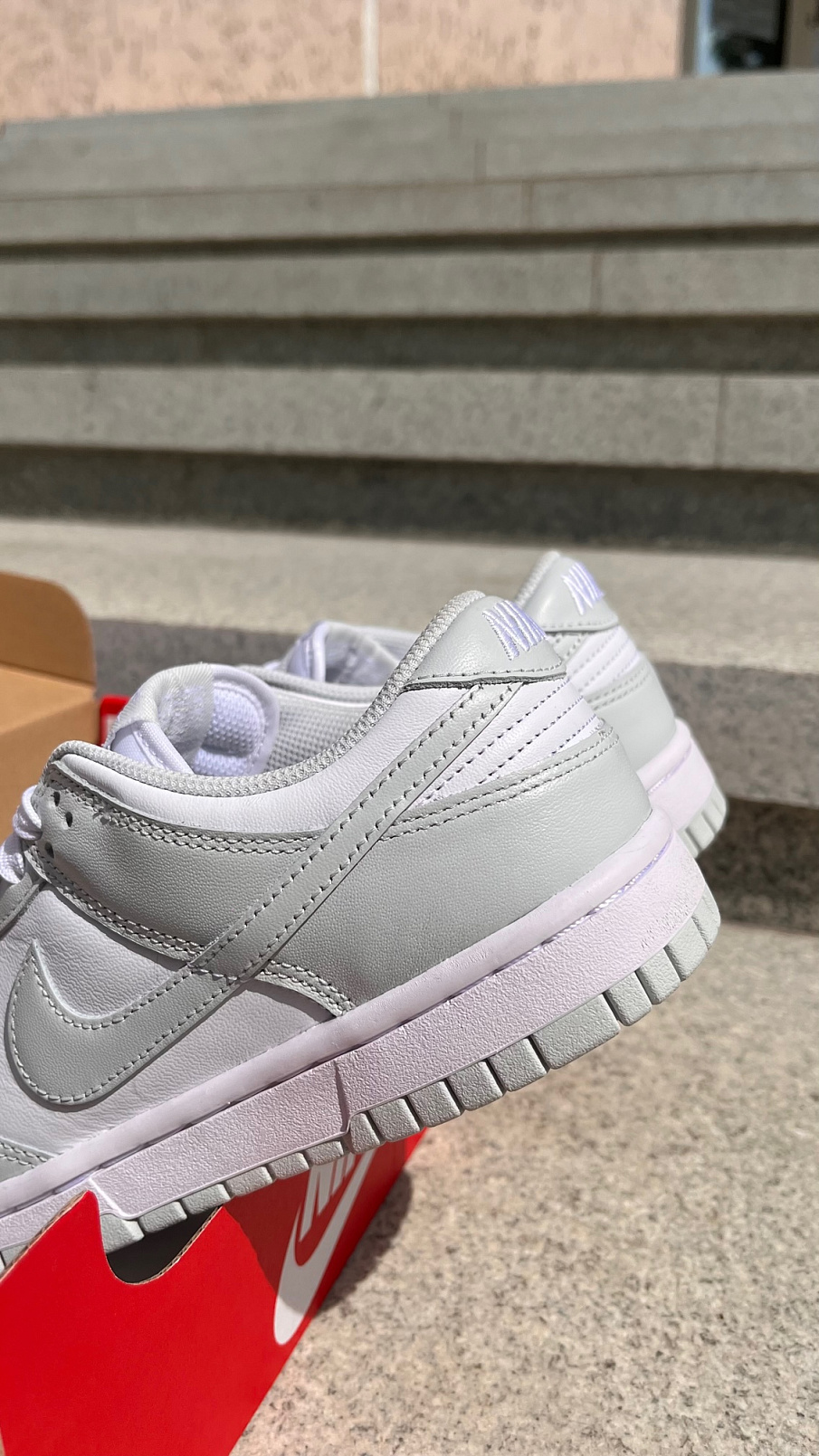 Фото № 4 с приближением к товару «‎Nike Dunk Low photon dust»