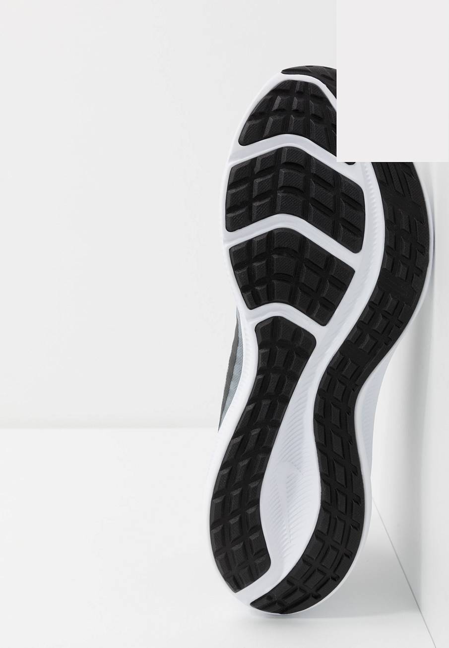 Фото № 5 с приближением к товару «‎Nike Downshifter 10»