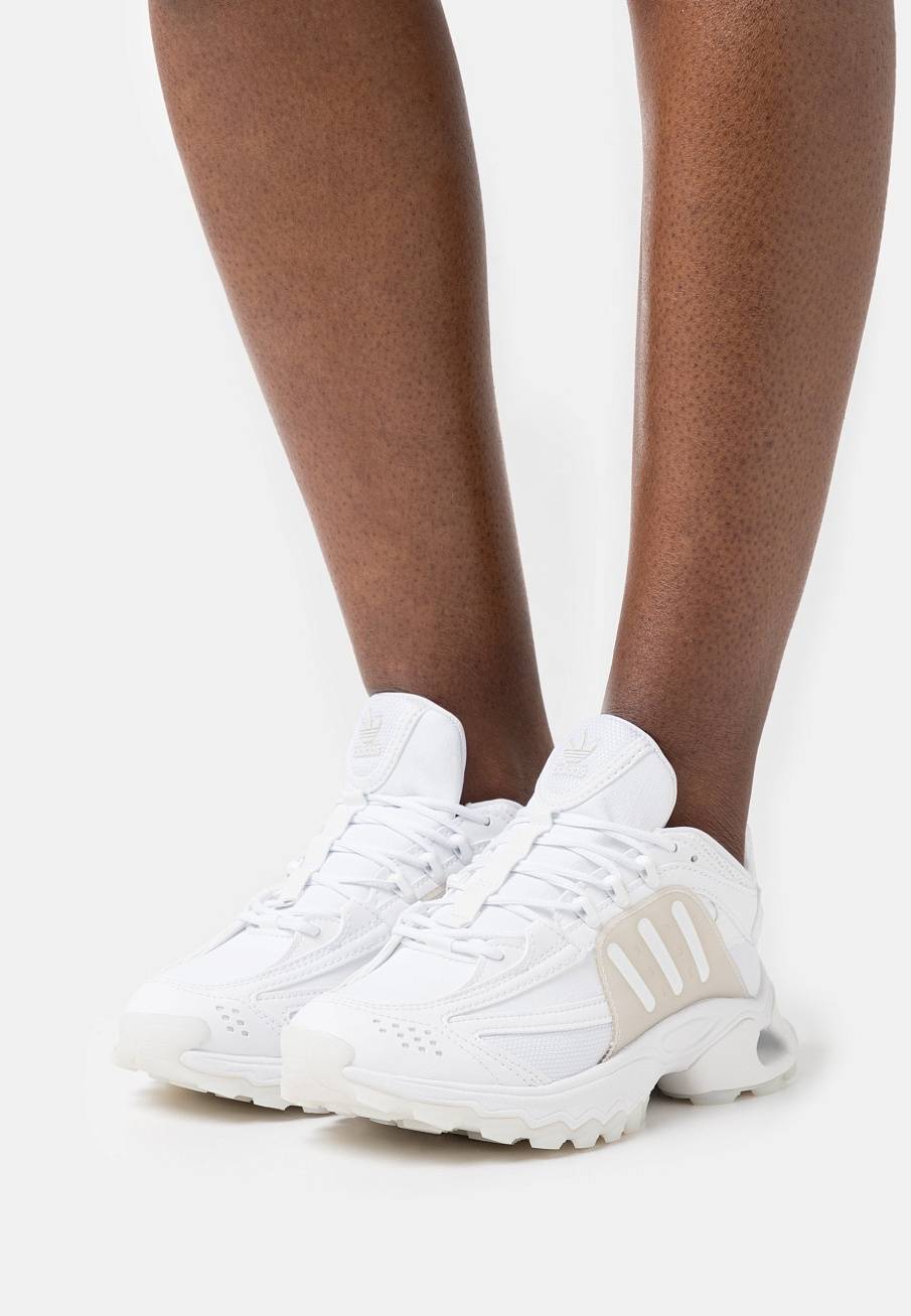Фото № 2 с приближением к товару «‎Adidas Thesia »