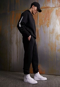 Фото № 4 с приближением к товару «‎AIR JORDAN 1 MID»
