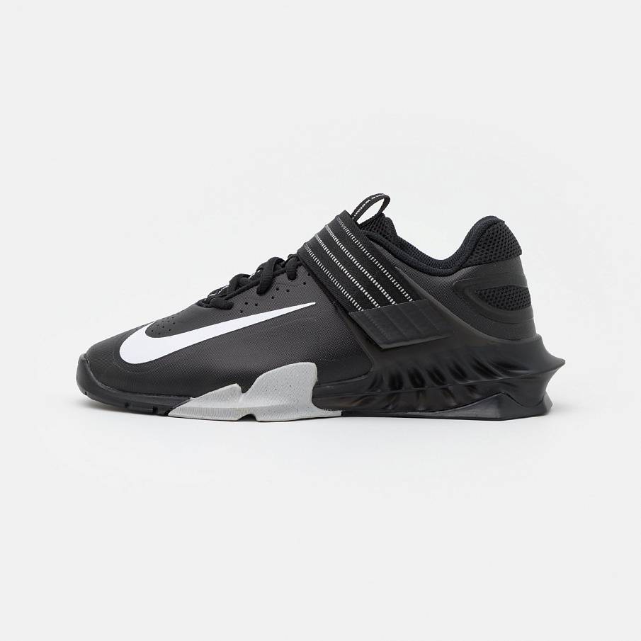 Фото № 1 с приближением к товару «‎Nike Savaleos»