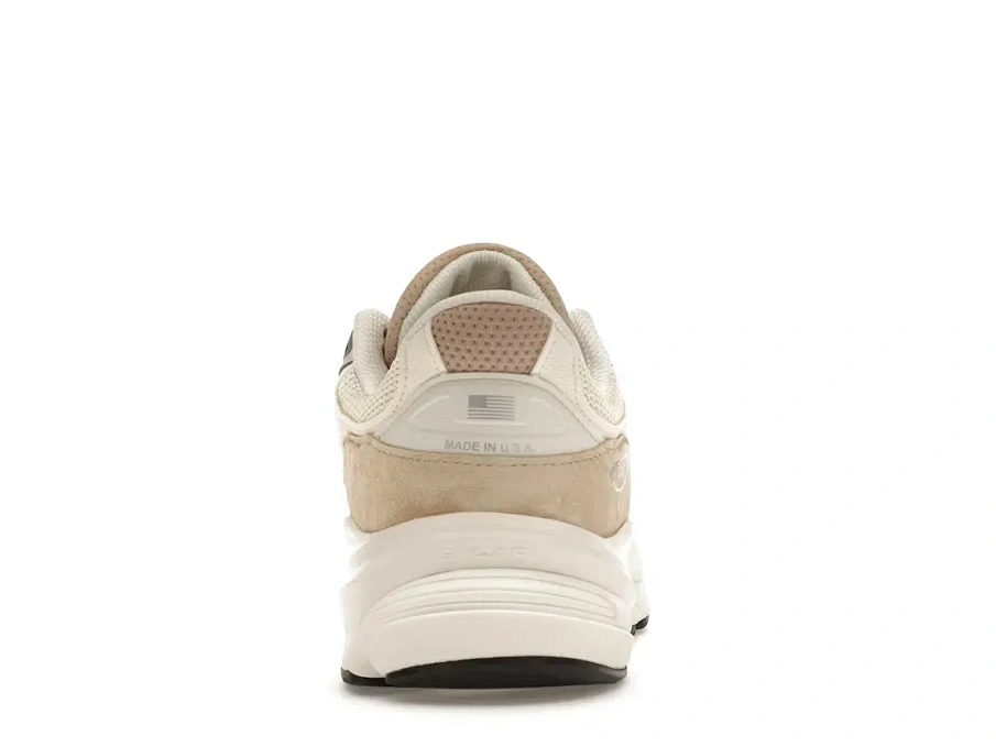 Фото № 4 с приближением к товару «‎New Balance 990v6»