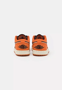 Фото № 4 с приближением к товару «‎WMNS AIR JORDAN 1 LOW SE»