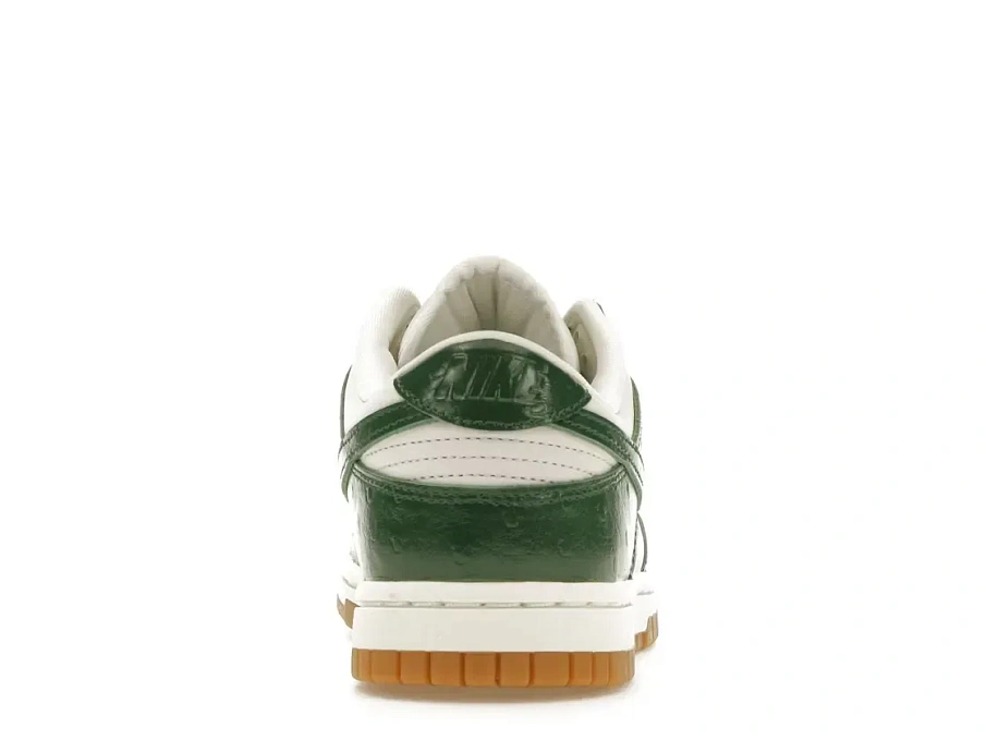 Фото № 4 с приближением к товару «‎Nike Dunk Low LX»