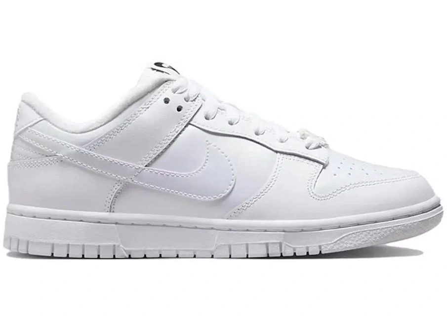 Фото № 1 с приближением к товару «‎Nike Dunk Low SE»