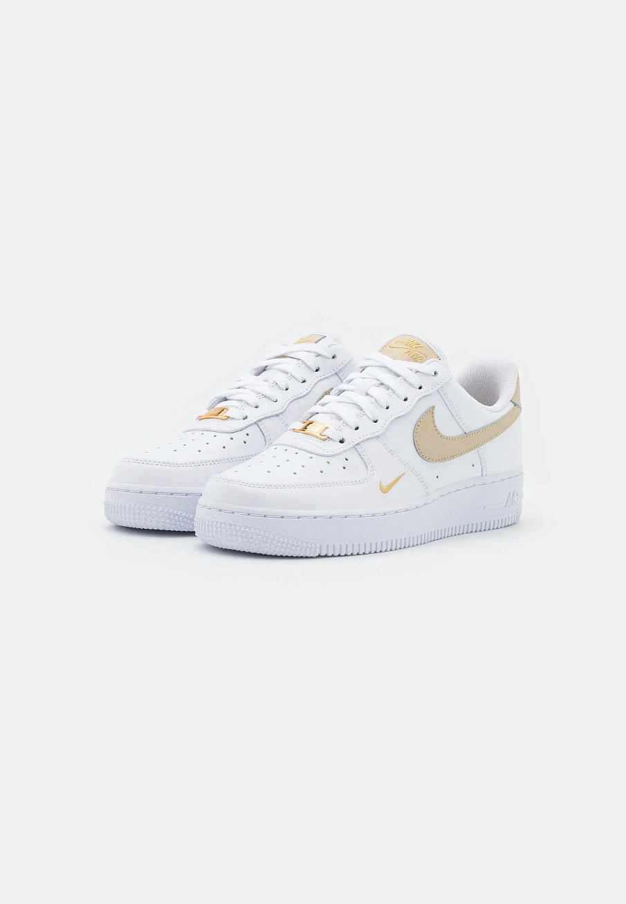 Фото № 3 с приближением к товару «‎AIR FORCE 1 07 ESS»