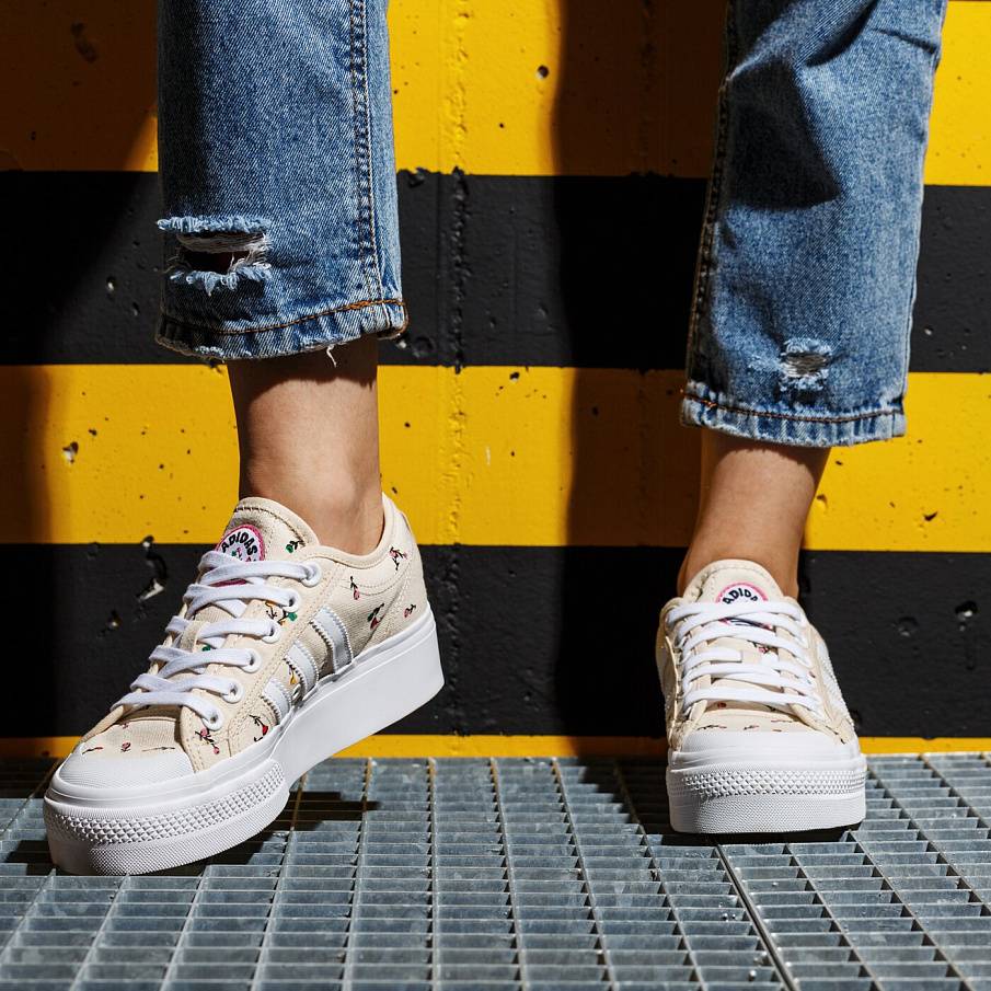 Фото № 3 с приближением к товару «‎Adidas Nizza Platform W»