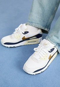 Фото № 2 с приближением к товару «‎AIR MAX 90»