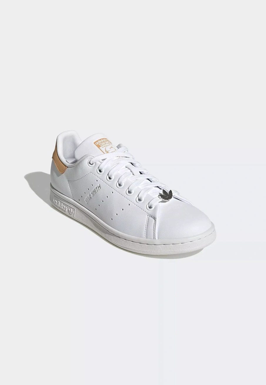 Фото № 2 с приближением к товару «‎STAN SMITH »