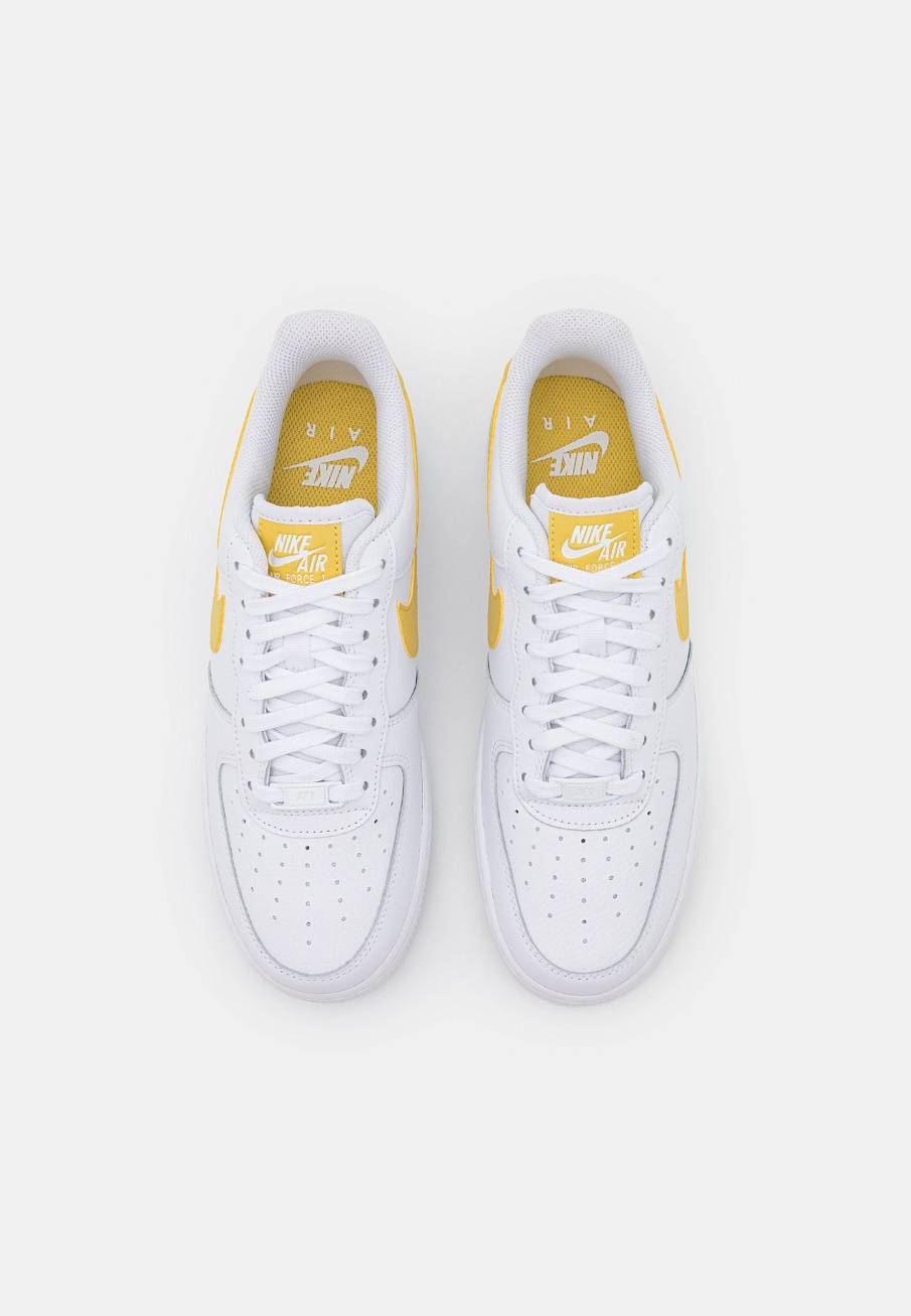 Фото № 5 с приближением к товару «‎Nike Air Force 1 »