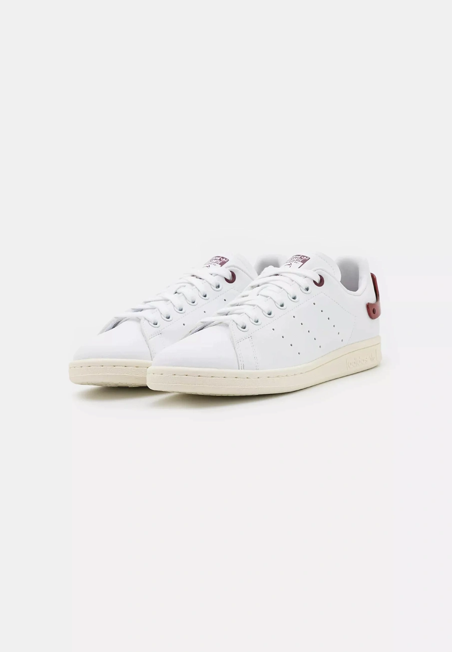 Фото № 4 с приближением к товару «‎STAN SMITH »