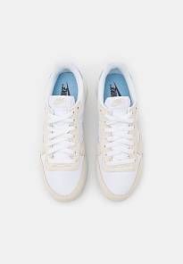 Фото № 5 с приближением к товару «‎Nike Internationalist »
