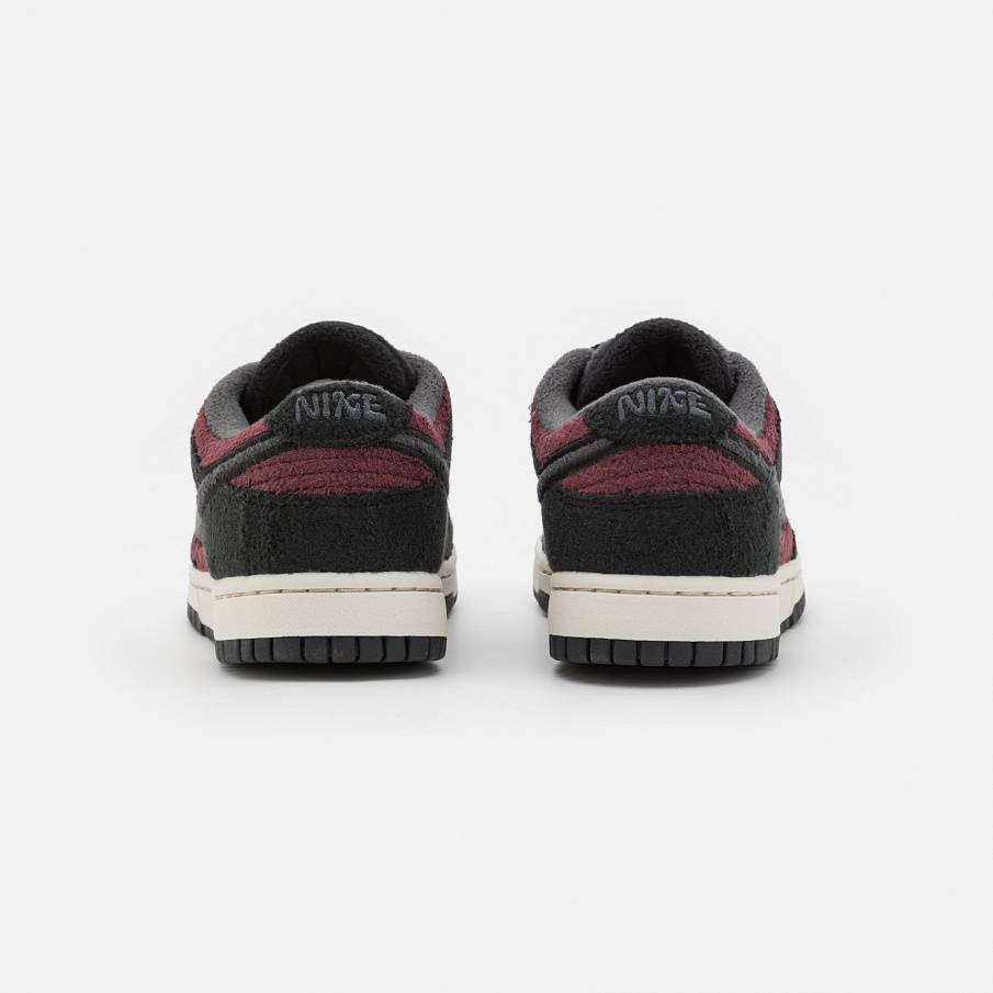 Фото № 4 с приближением к товару «‎Nike W Dunk SE CC »
