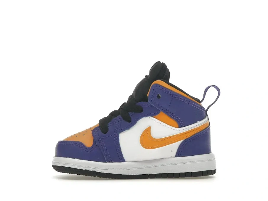 Фото № 3 с приближением к товару «‎Jordan 1 Mid»