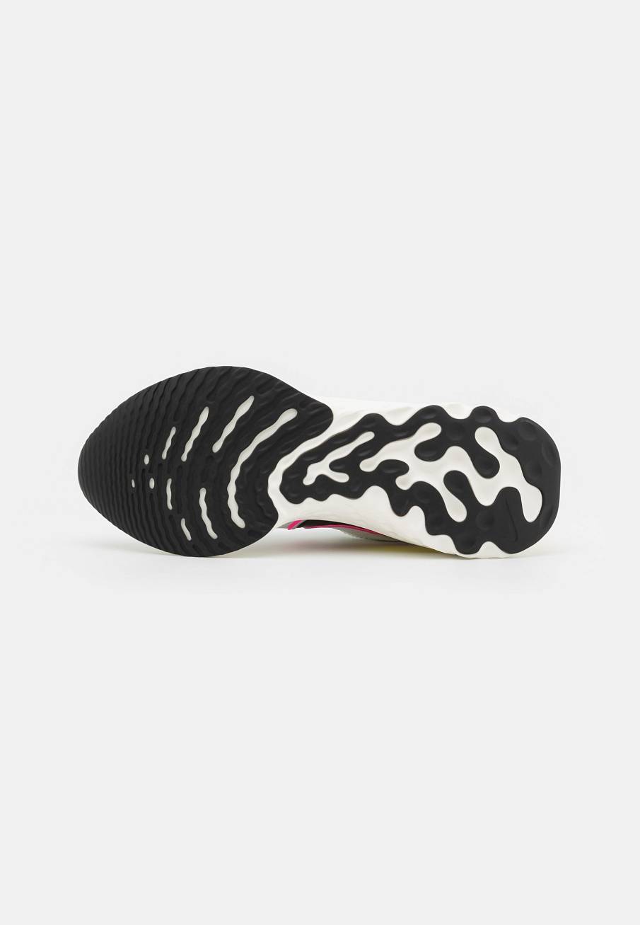 Фото № 5 с приближением к товару «‎Nike React Infinity Run Fk 2»