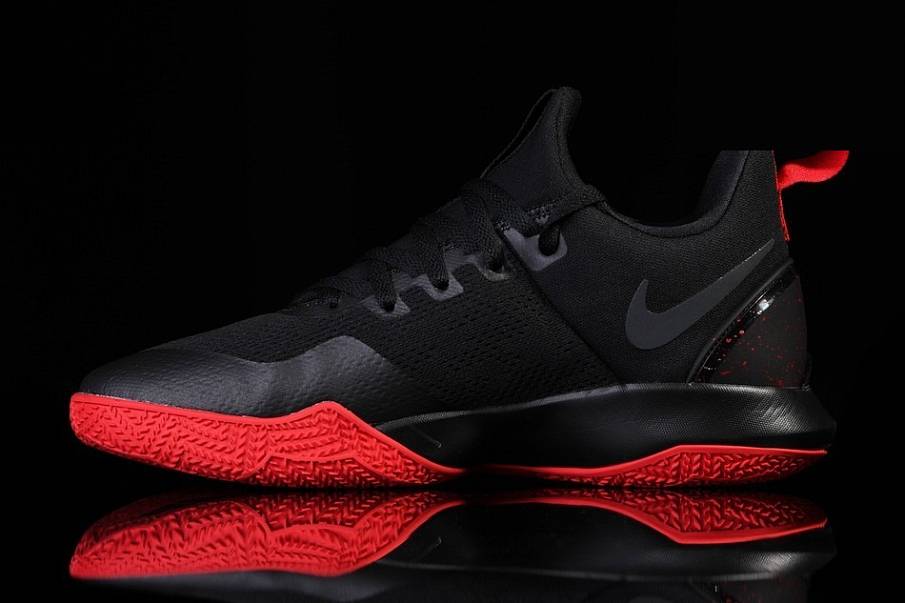 Фото № 4 с приближением к товару «‎Nike Zoom Shift »