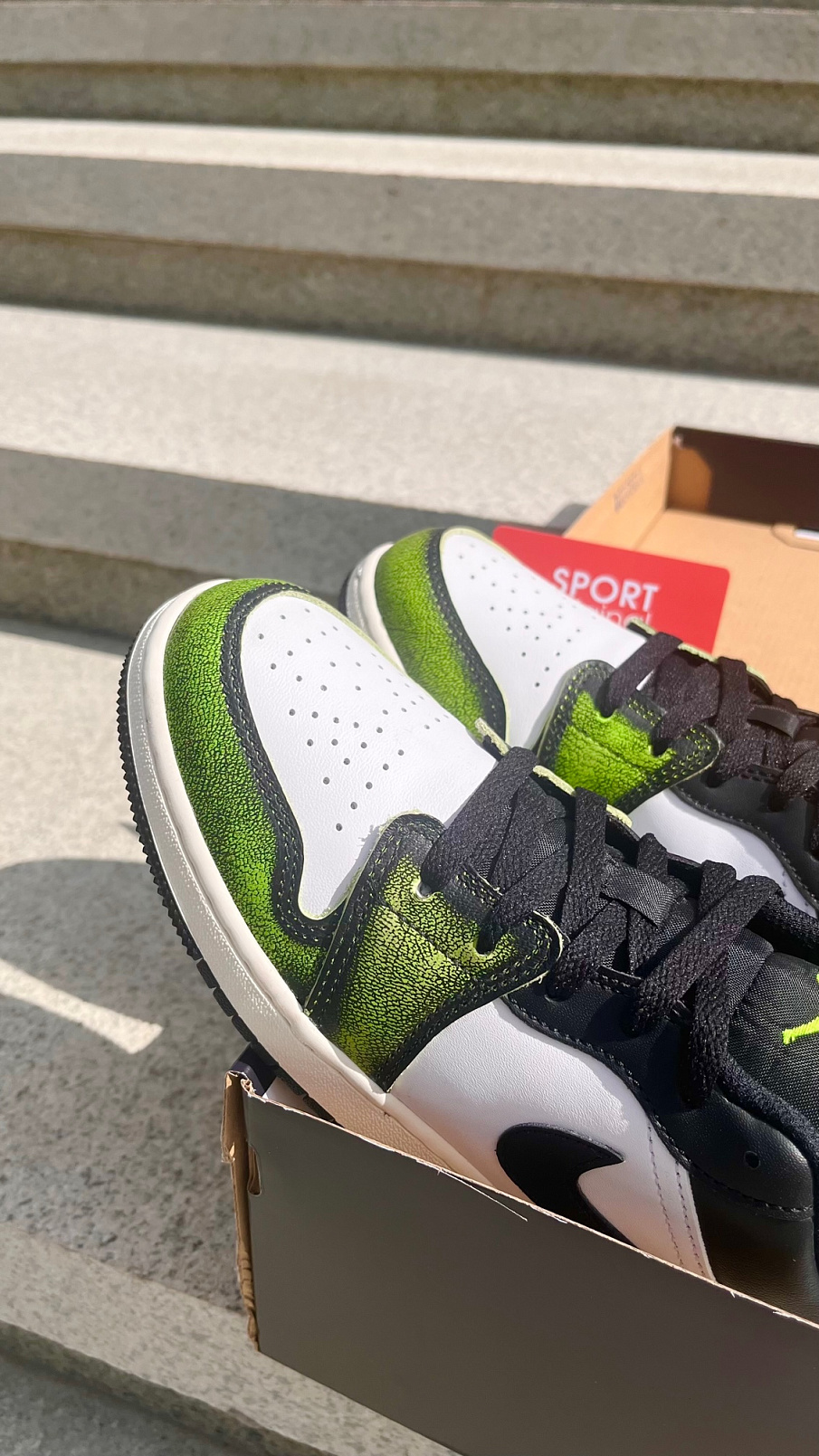 Фото № 2 с приближением к товару «‎Air Jordan 1 Low»