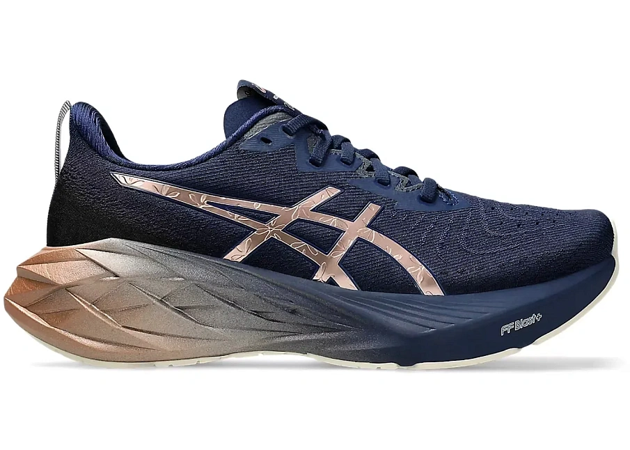 Фото № 1 с приближением к товару «‎ASICS Novablast 4 Platinum»