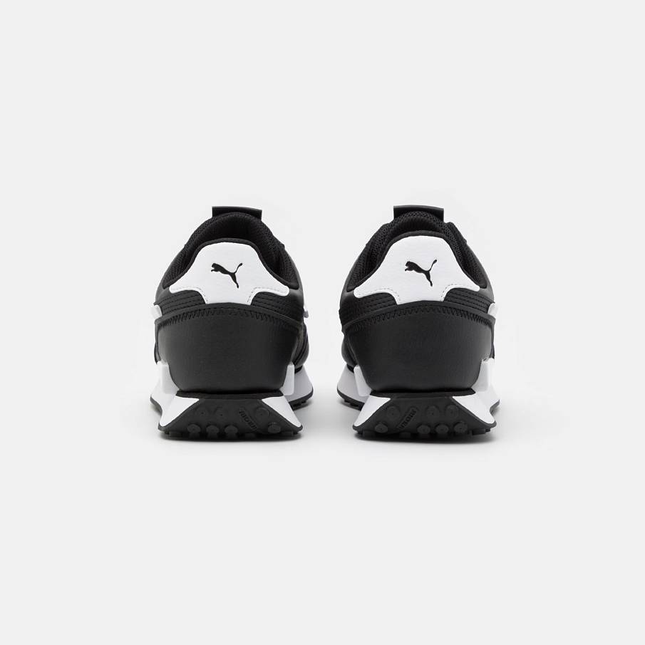 Фото № 3 с приближением к товару «‎Puma Future Rider Contrast »