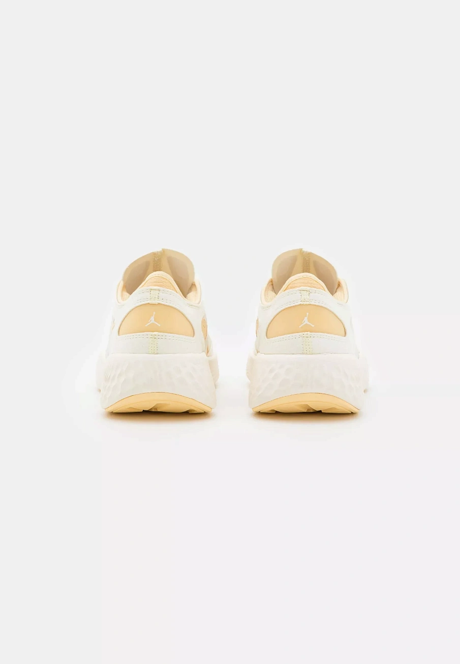 Фото № 2 с приближением к товару «‎WMNS JORDAN DELTA 3 LOW»