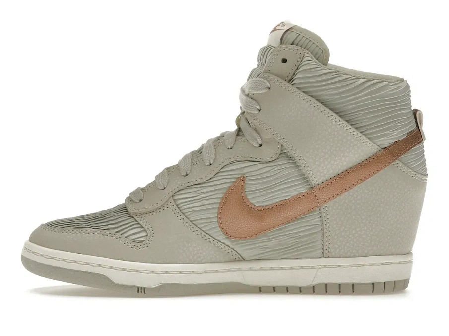 Фото № 3 с приближением к товару «‎Nike Dunk High Sky Hi Light Bone Metallic Red Bronze »