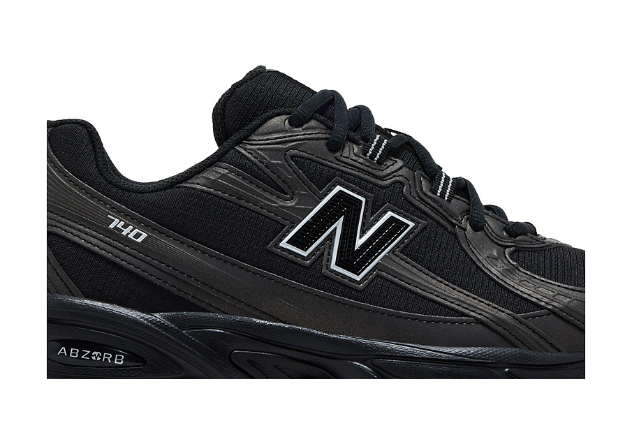 Фото № 3 с приближением к товару «‎New Balance 740 Black»