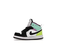 Фото № 3 с приближением к товару «‎Jordan 1 Mid»