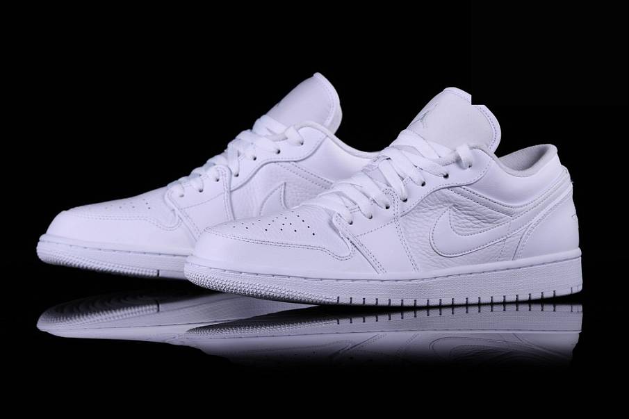 Фото № 1 с приближением к товару «‎Nike Air Jordan 1 Retro All »