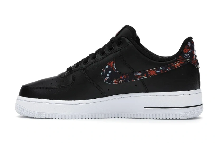 Фото № 6 с приближением к товару «‎Nike Air Force 1 Low Black Floral»