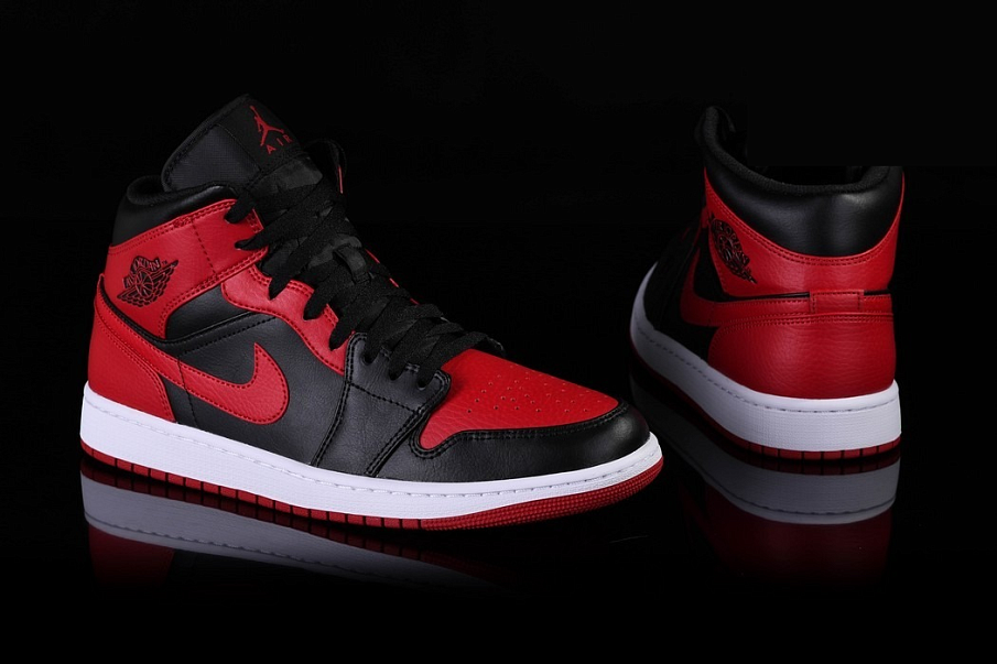 Фото № 3 с приближением к товару «‎Nike Air Jordan 1 Vintage basketball shoes Bred»