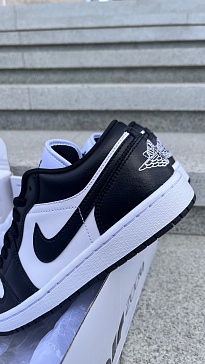 Фото № 3 с приближением к товару «‎Air Jordan 1 Low "Panda"»