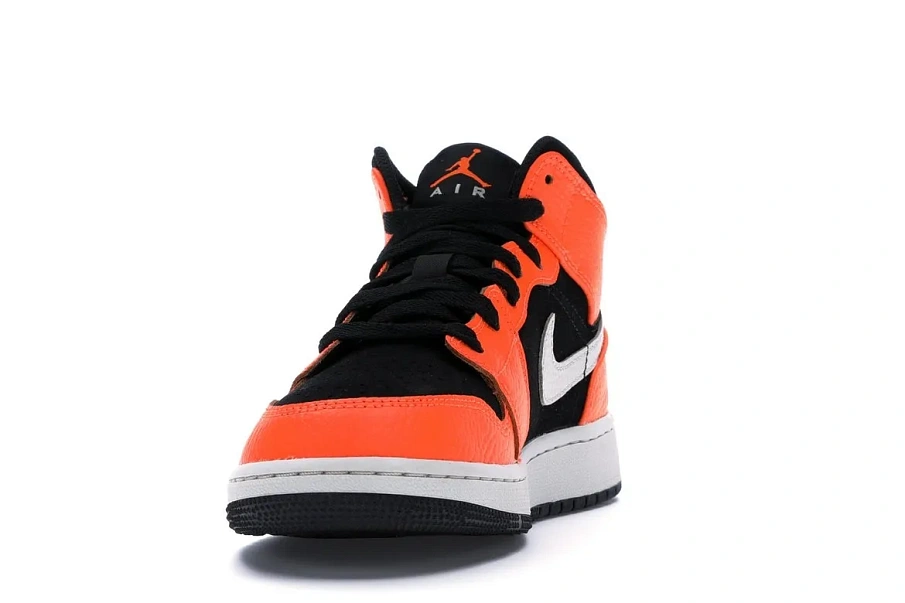 Фото № 3 с приближением к товару «‎Jordan 1 Mid Black Cone »