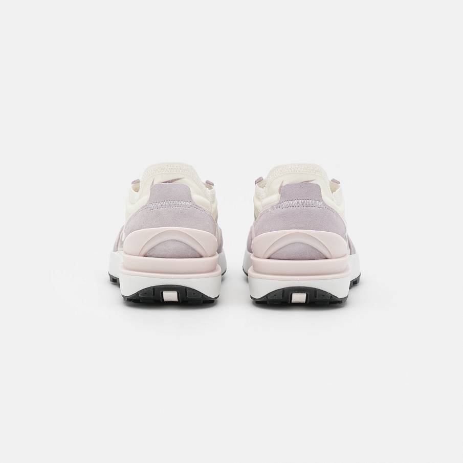 Фото № 3 с приближением к товару «‎Nike Waffle One »