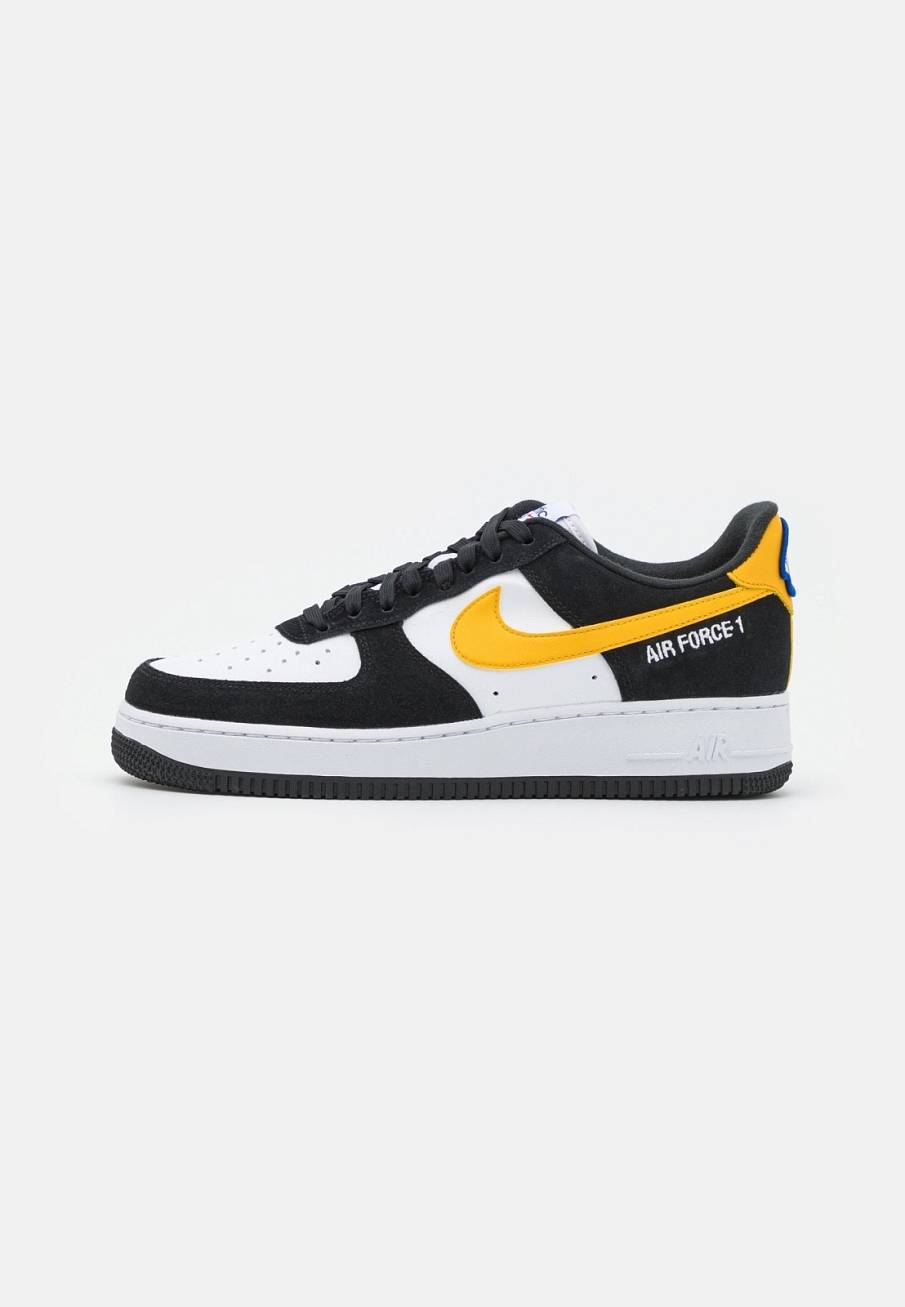 Фото № 1 с приближением к товару «‎Nike Air Force 1 07 Lv8 »