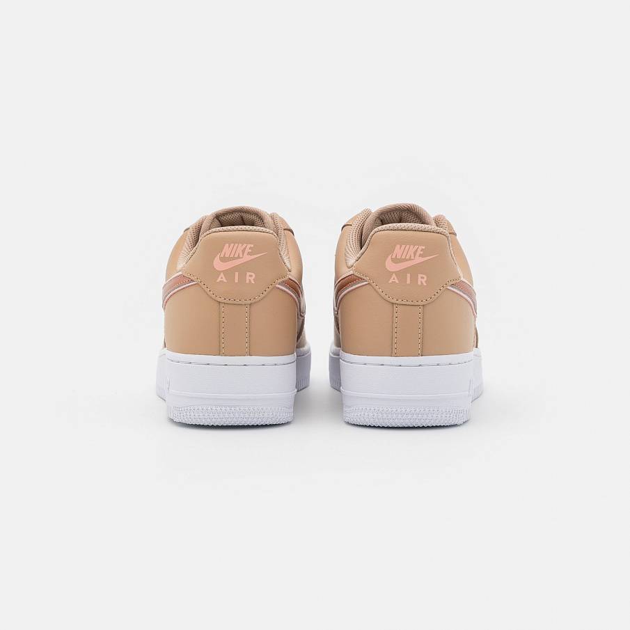 Фото № 3 с приближением к товару «‎Nike Air Force 1 »