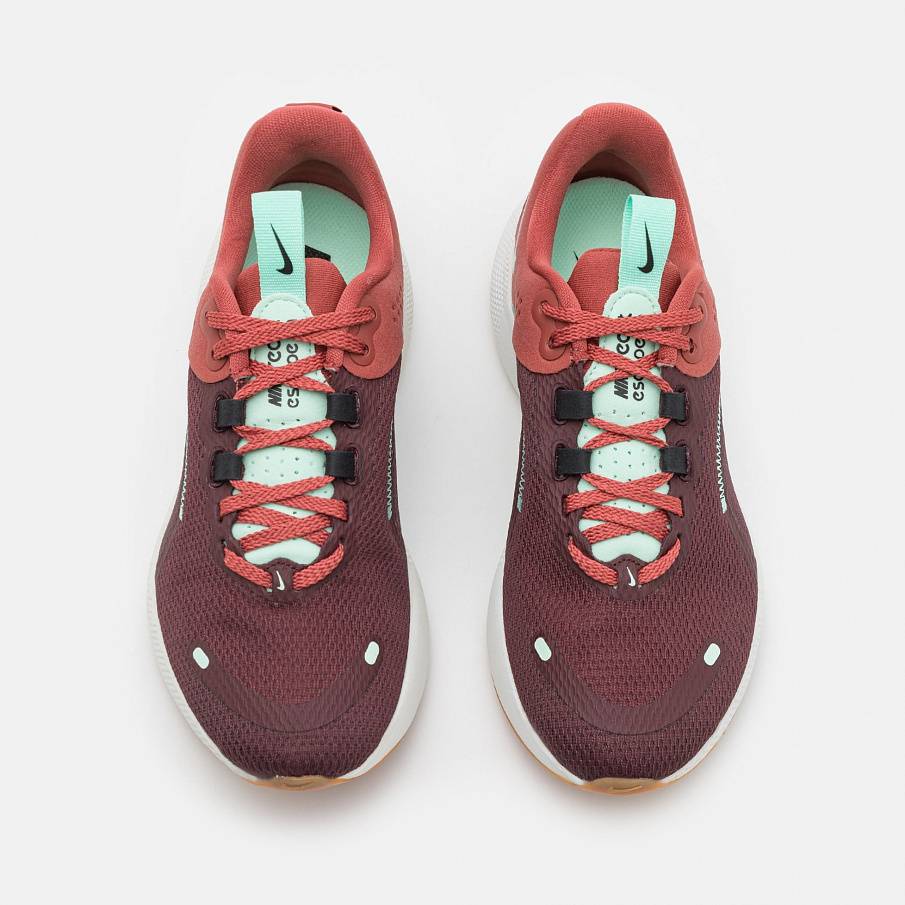 Фото № 4 с приближением к товару «‎Nike Wmns React Escape RN 2»