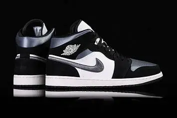 Nike Air Jordan 1 Retro SE Toe  - 4