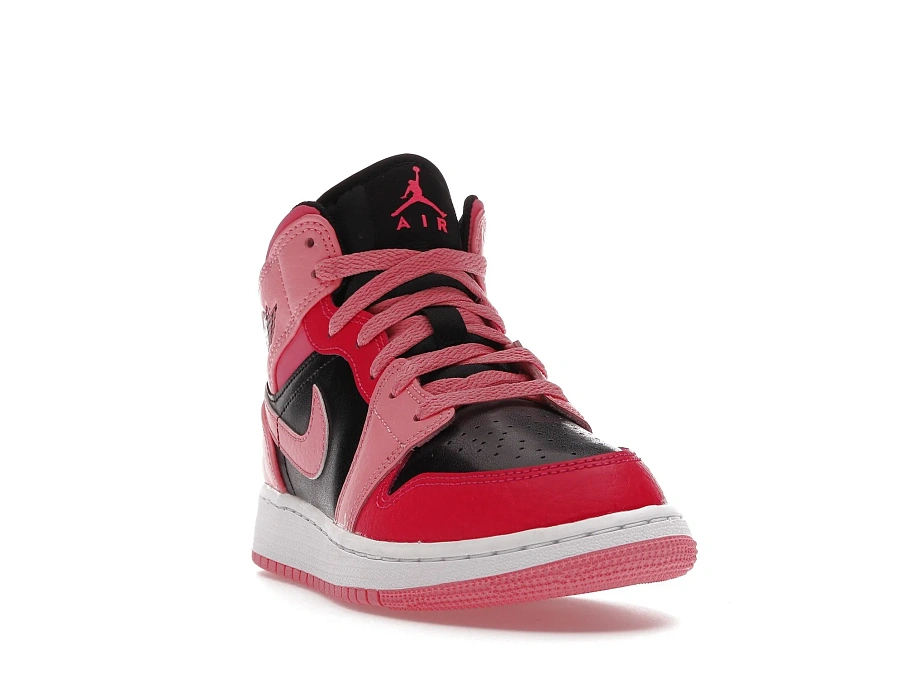 Фото № 3 с приближением к товару «‎Jordan 1 Mid Coral Chalk »