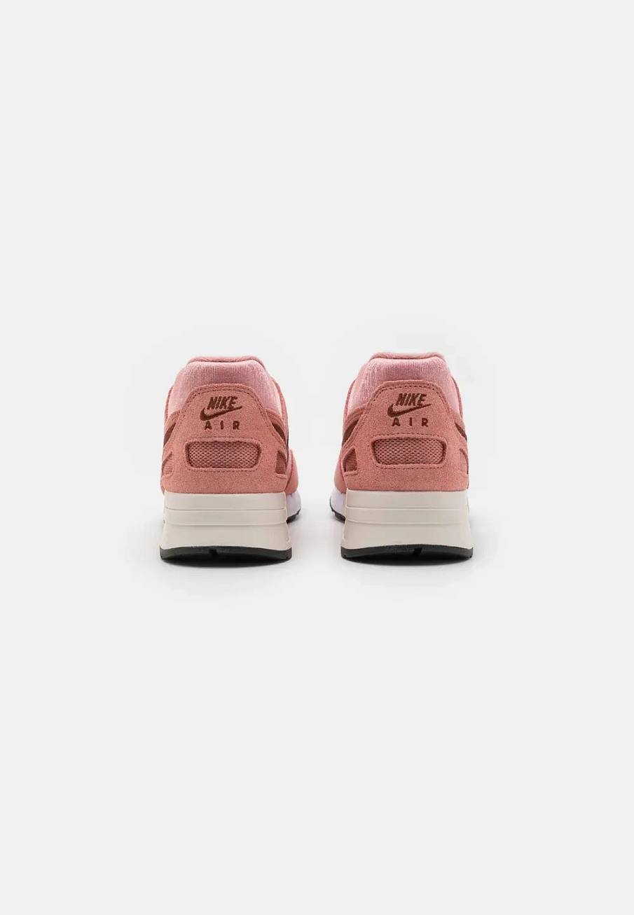 Фото № 3 с приближением к товару «‎AIR PEGASUS 89»