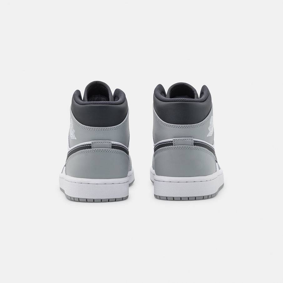 Фото № 3 с приближением к товару «‎Air Jordan 1 »