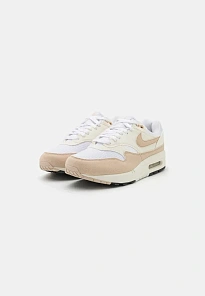 Фото № 3 с приближением к товару «‎AIR MAX»