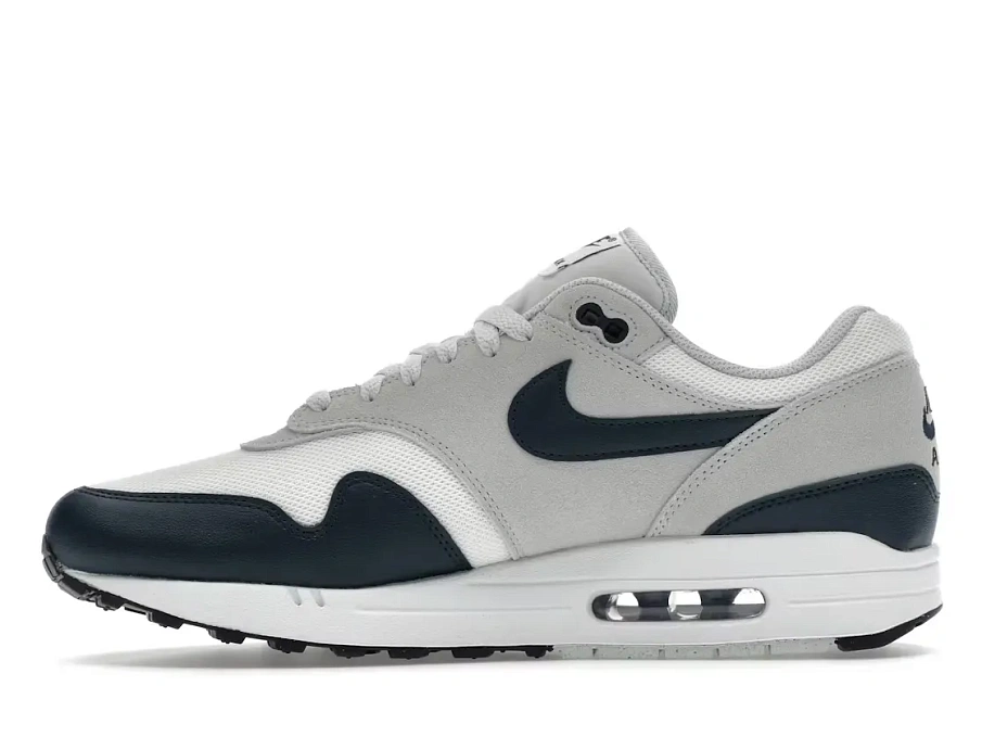 Фото № 3 с приближением к товару «‎Nike Air Max 1 Essential»
