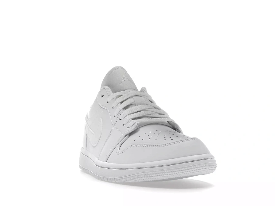 Фото № 2 с приближением к товару «‎Jordan 1 Low Triple White (2022)»