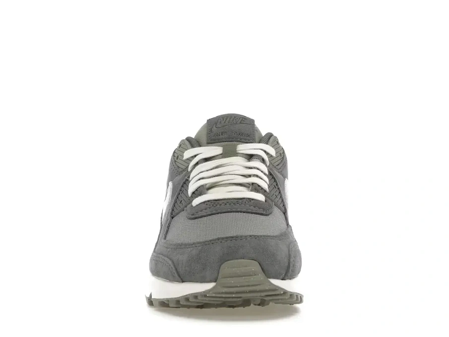 Фото № 2 с приближением к товару «‎Nike Air Max 90 Premium»