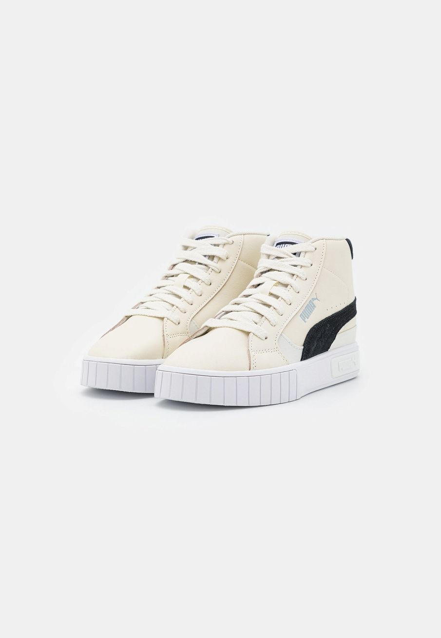 Фото № 3 с приближением к товару «‎Puma Cali Star »