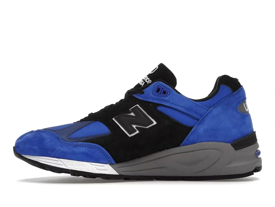 Фото № 3 с приближением к товару «‎New Balance 990v2»