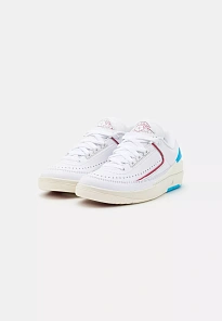 Фото № 3 с приближением к товару «‎AIR JORDAN 2 RETRO»