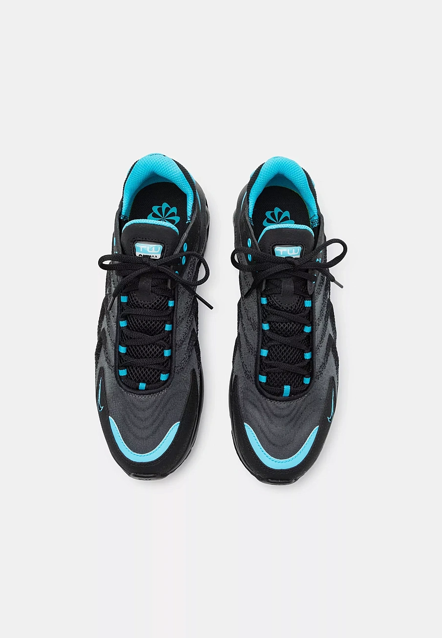 Фото № 3 с приближением к товару «‎AIR MAX TW»